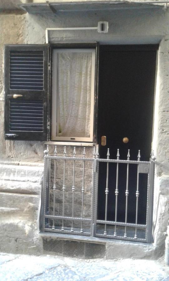 Monolocale Fronte Strada Napoli Centro Storico Villa Bagian luar foto